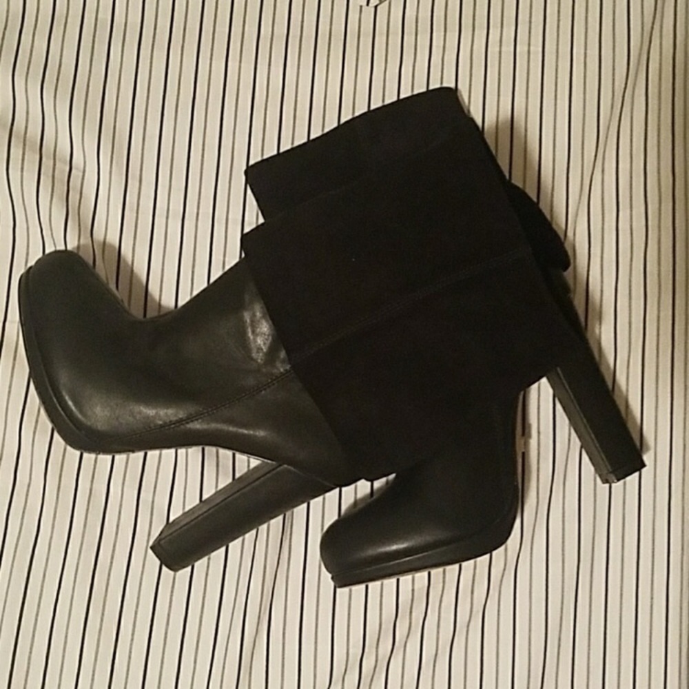 Black fold over 7.5 suede leather Boots